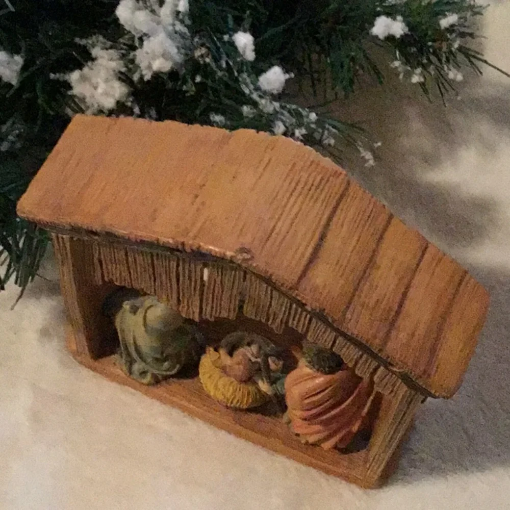 Resin Holy Family‎ Nativity scene